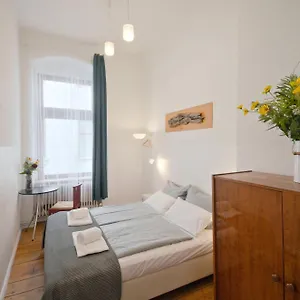 https://courtyard-apartment-rebeli.find-berlin-hotels.com